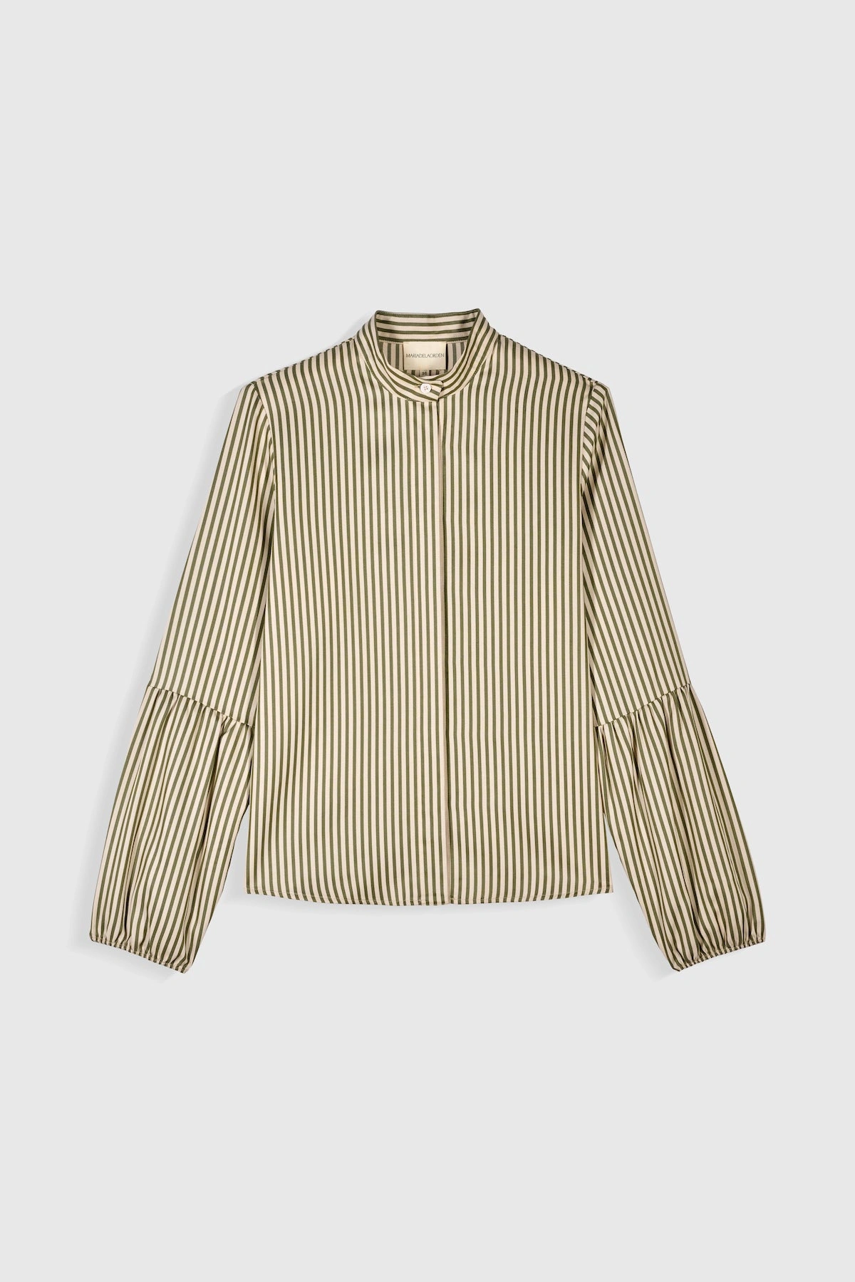 Bella Shirt: Blød, drømmende Bella – Din sommerdragt med stil og lethed!
